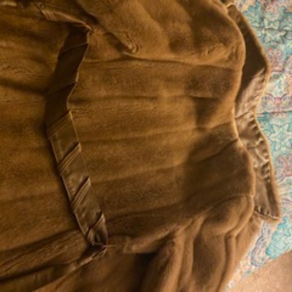 Tissavel Country Pacer Fur Coat - Picture 2 of 5